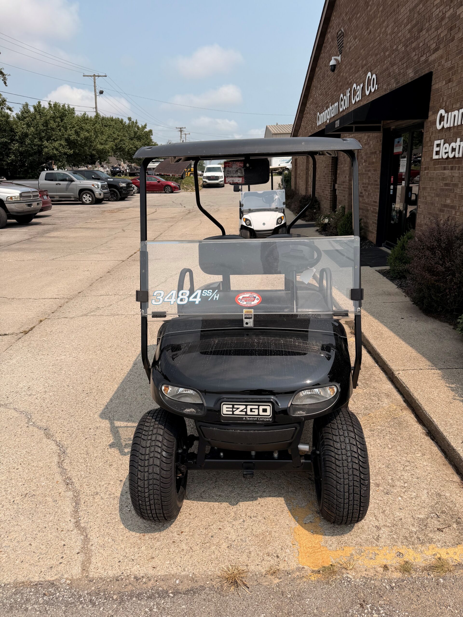 2018 EZGO Valor photo 2