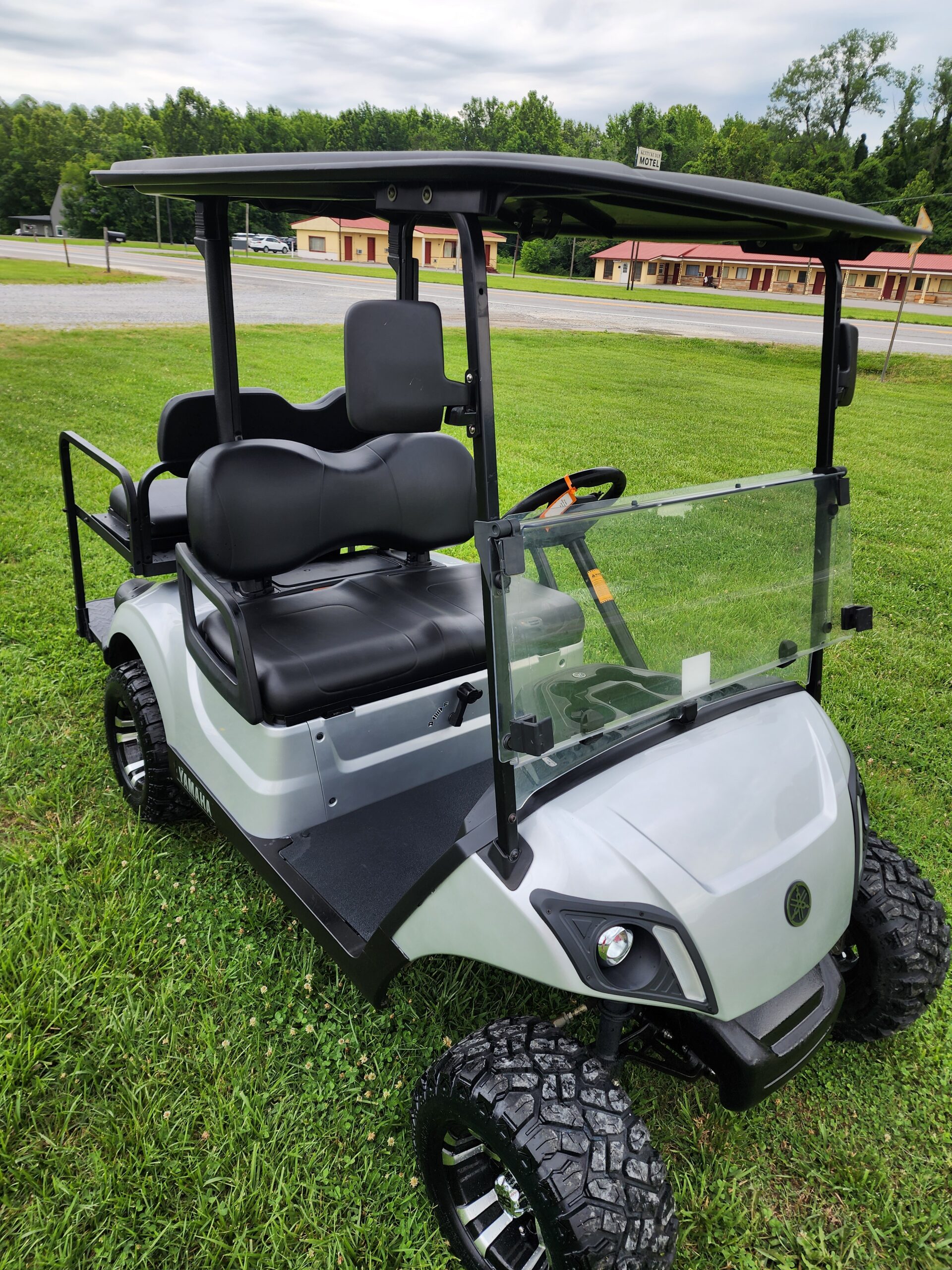 🔥 2021 Yamaha Drive2 – 4 Passenger Lifted EFI Gas Moonstone Silver QuietTech Golf Cart Calvert City🔥 - Image 3