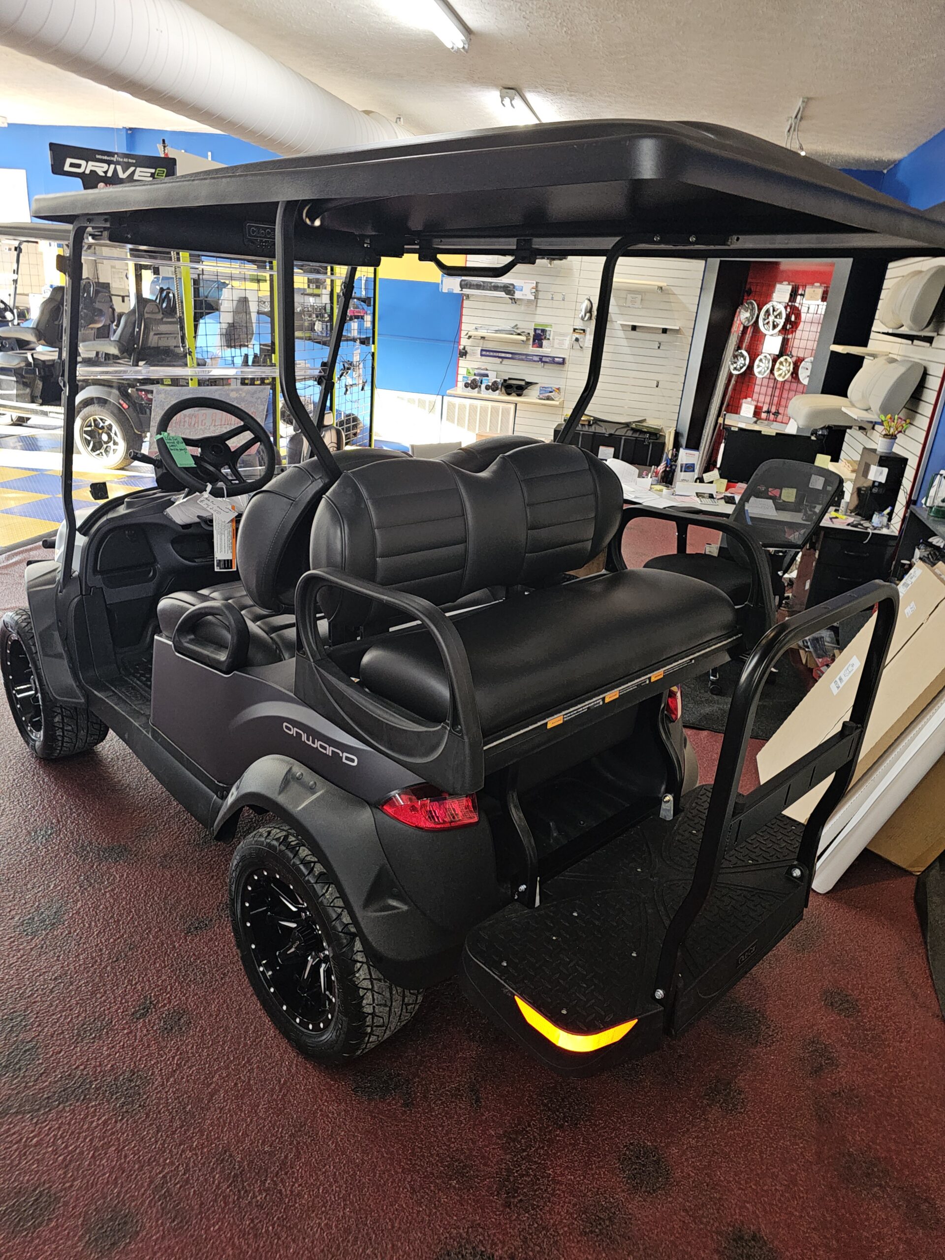 2027 Club Car® Onward® 4 Passenger Gas Graphite Matte Premium Calvert City - Image 4