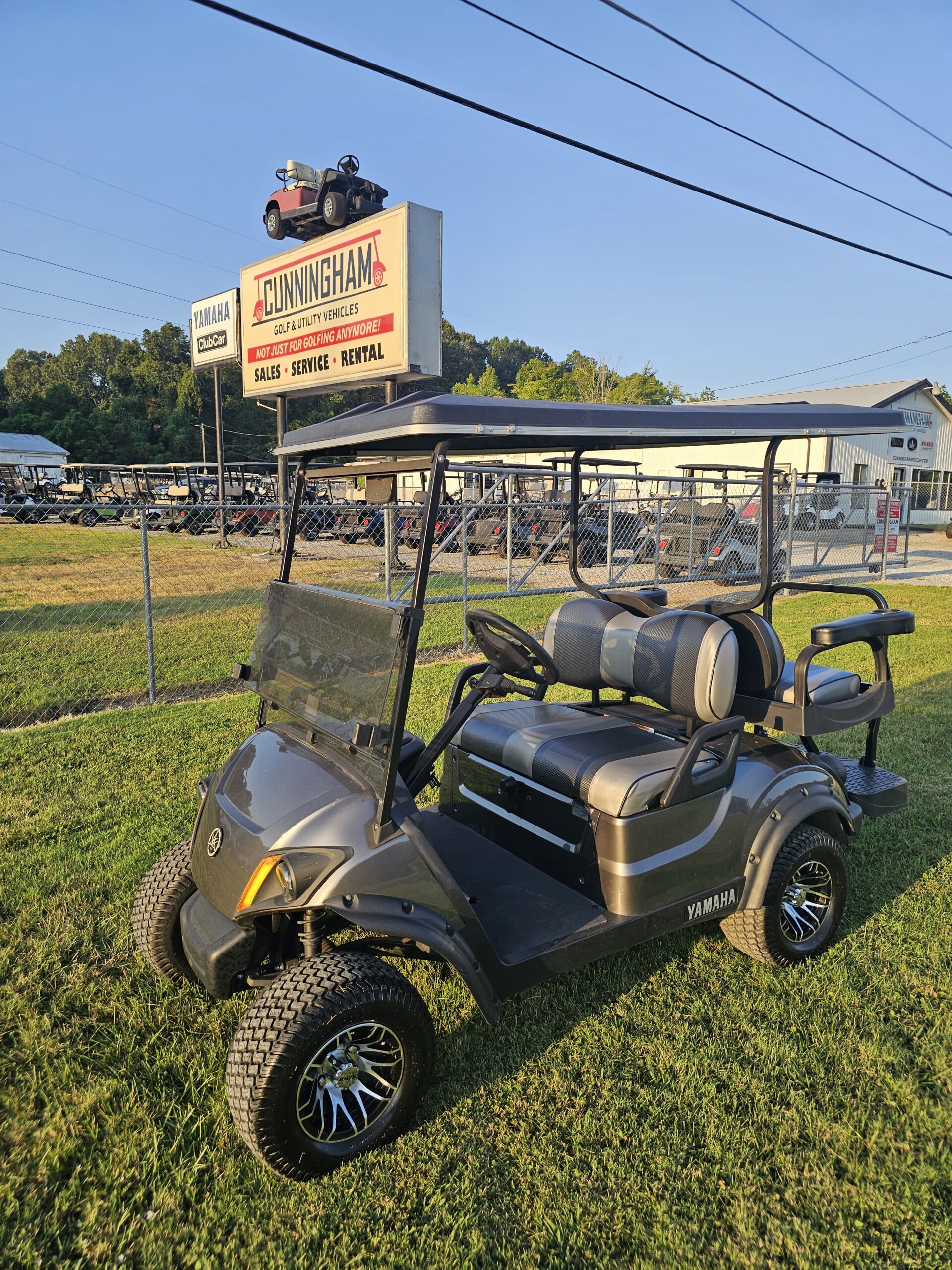 2018 Yamaha Drive2 PTV EFI Quiet-Tech Carbon Metallic 4 Passenger